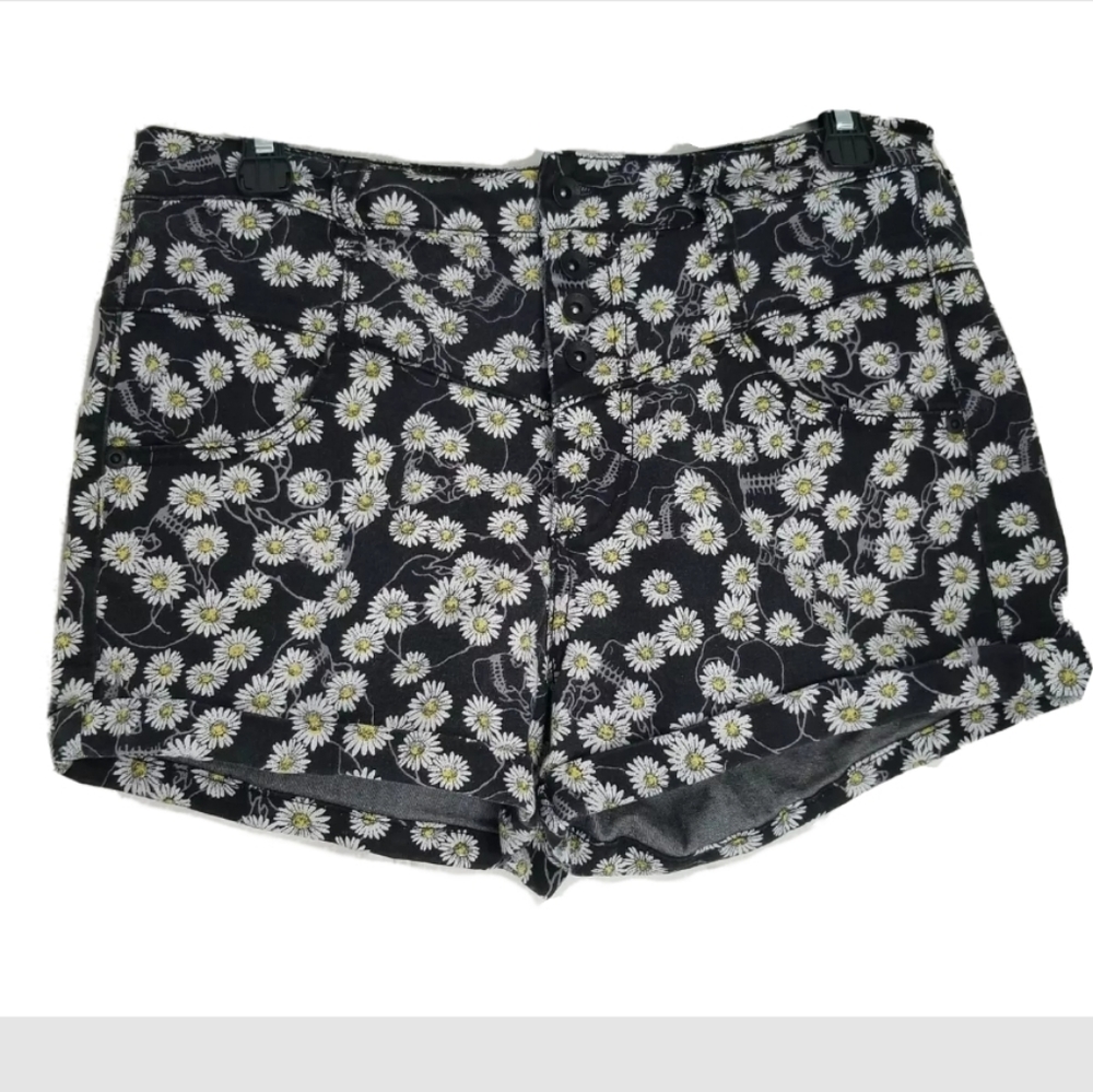 Blackheart Hot Topic High Rise Shorts Floral Skulls Grunge Alt Hipster Size 11